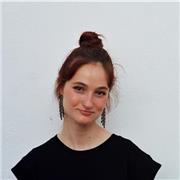 Profesora imparte clases de Historia e Historia del arte a niños de la ESO y Bachillerato